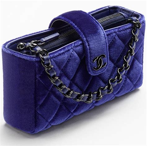 chanel small clutch with long chain|Chanel vintage clutch with chain.